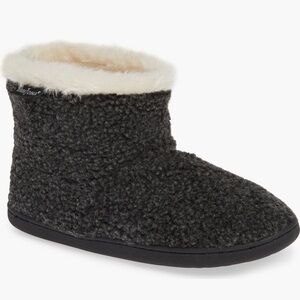 NWOT Minnetonka Charcoal Gray Sherpa-Lined Slipper Boot